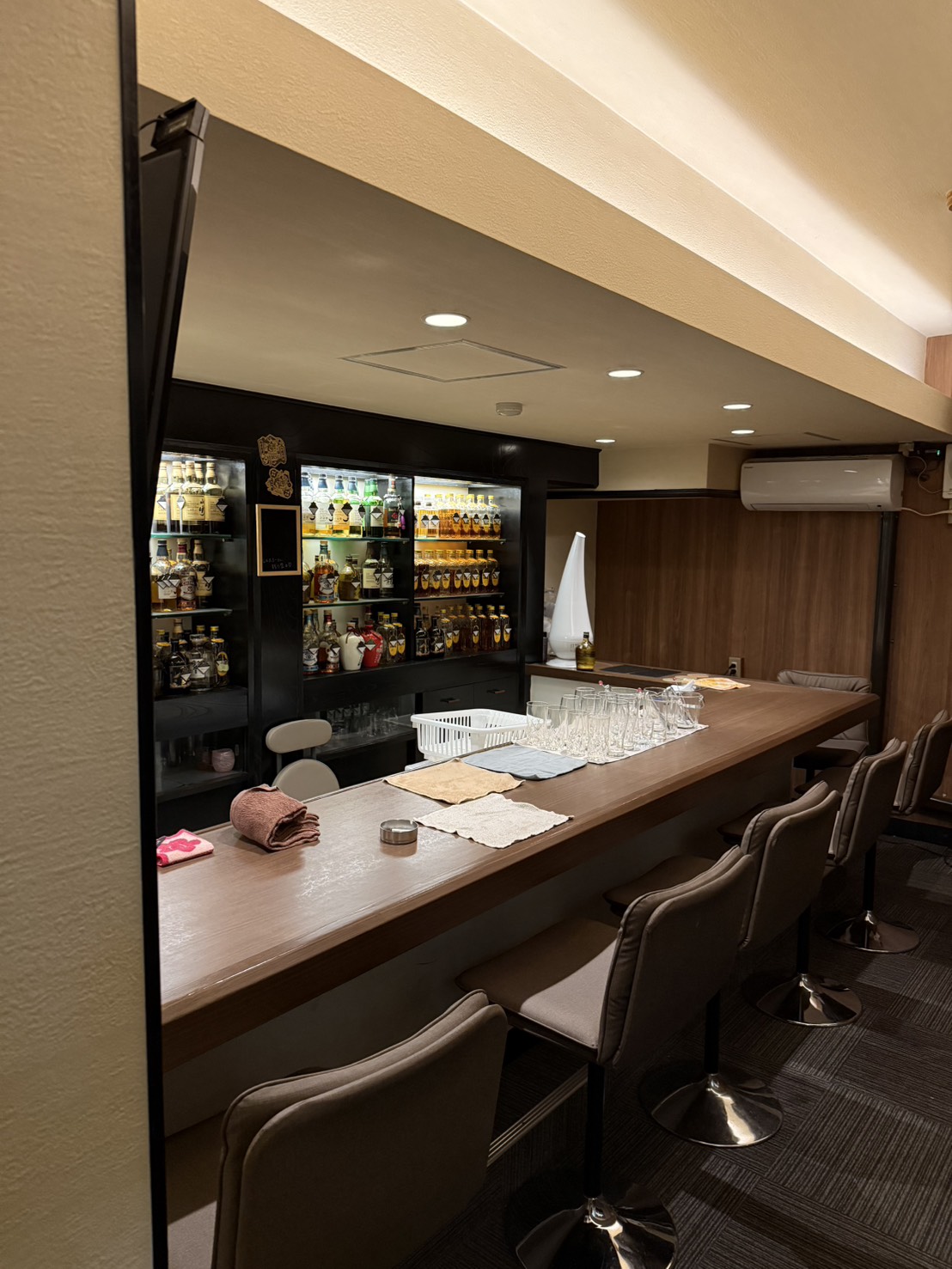 Night Lounge Lucia Image 1